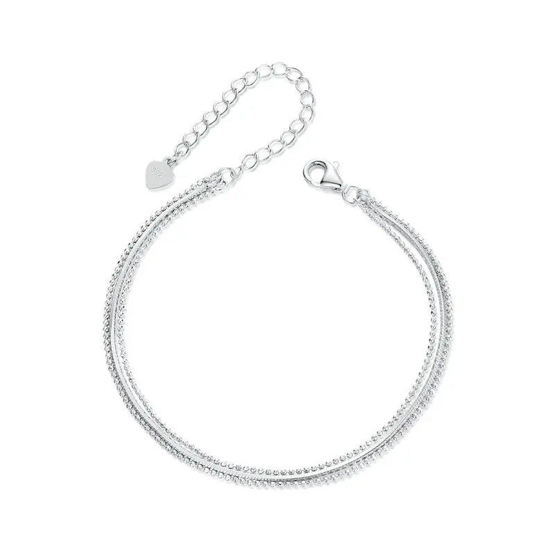 The minimalist triple-layer bracelet