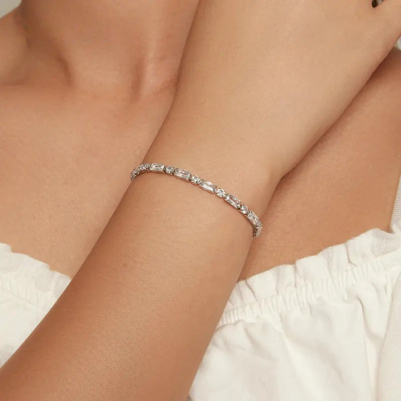 Adjustable Sparkling Zirconia Bracelet