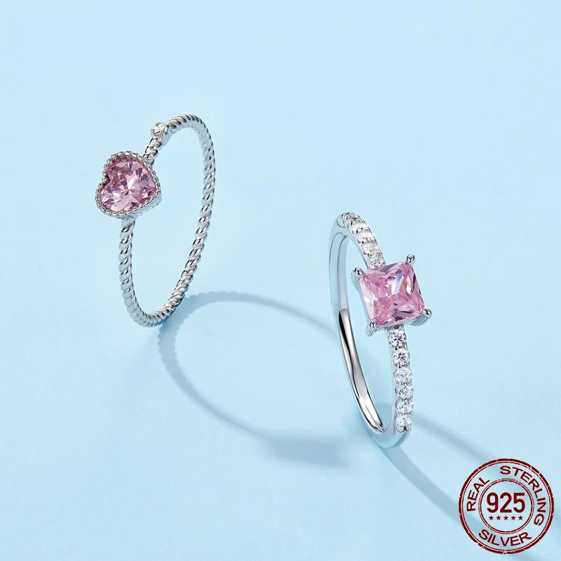 Pink Love Ring
The pink heart-shaped zircon is matched with a simple texture ring to make your daily look full of fashion sense.